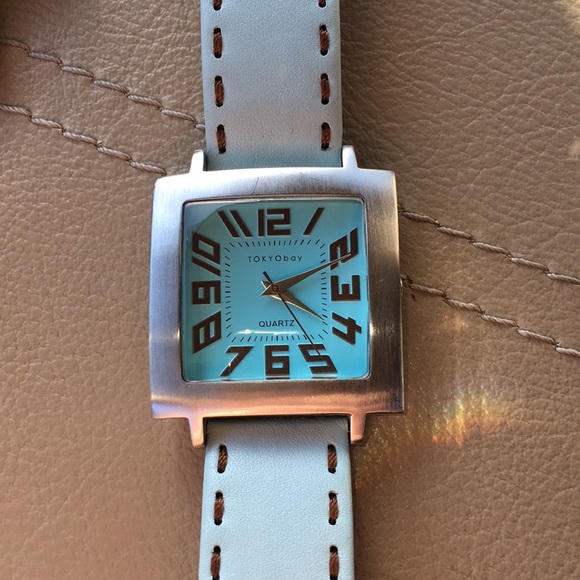 Turquoise watch - Picture 1 of 3